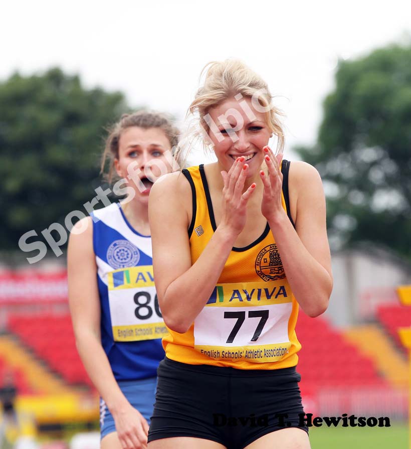 Jessie Knight (Surrey) wins the Senior Girls 400 metres.